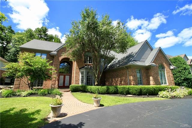 Welcome to 3448 Hidden Oaks Lane
