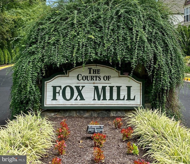 12517 Fox View Way, Reston, VA 20191 - photo 1