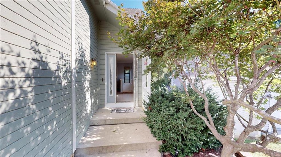 109 Timber Creek Cir, Lansing, KS 66043 - photo 1