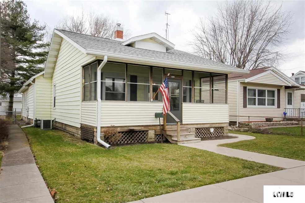 1309 Pulaski St, Lincoln, IL 62656 - photo 1