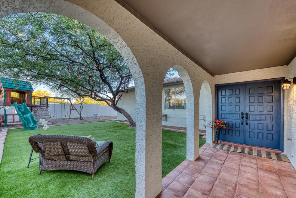 003_Front Entry and Courtyard