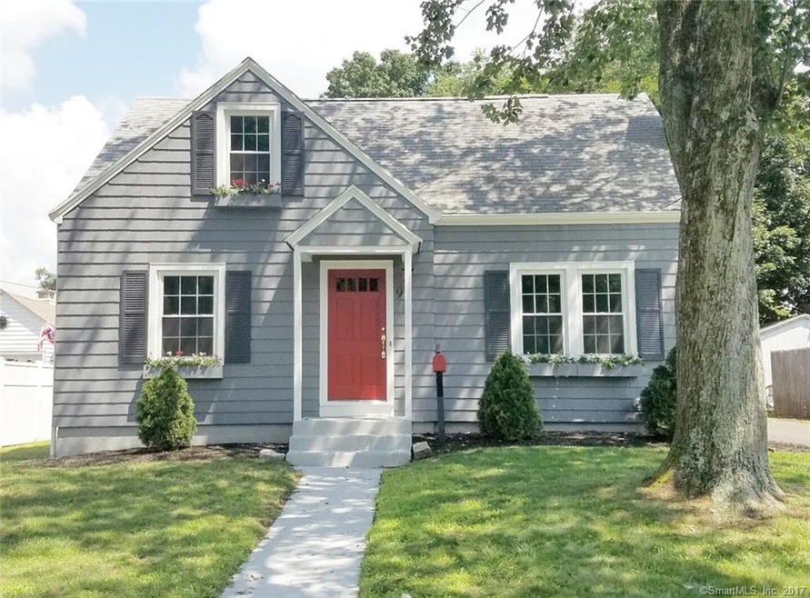 9 Robin Rd, Manchester, CT 06042 - photo 1