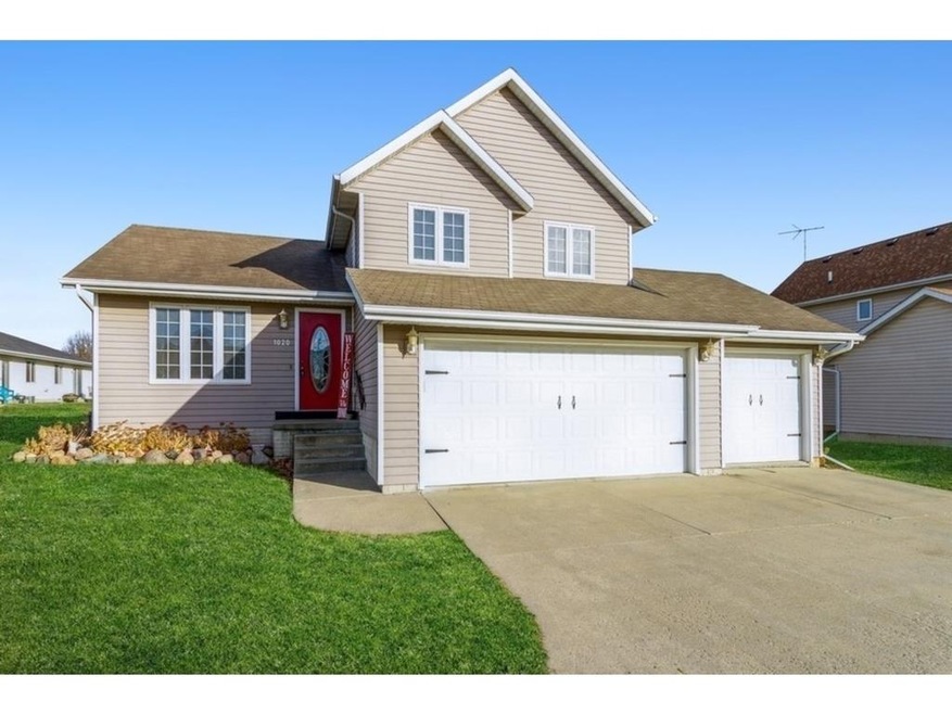 1020 S 12th Ave E, Newton, IA 50208 - photo 1