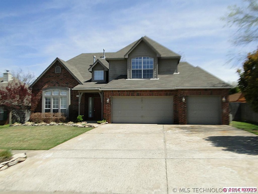 313 N Hemlock Ave, Broken Arrow, OK 74012 - photo 1