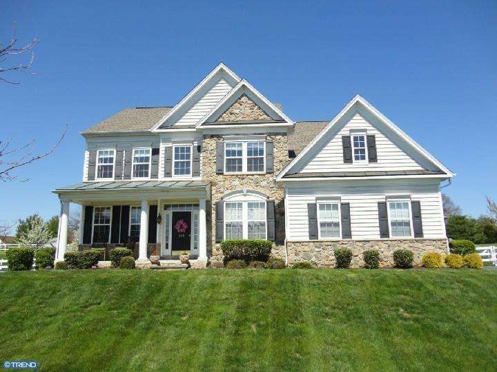 909 Rathlin Ln, Bear, DE 19701 - photo 1