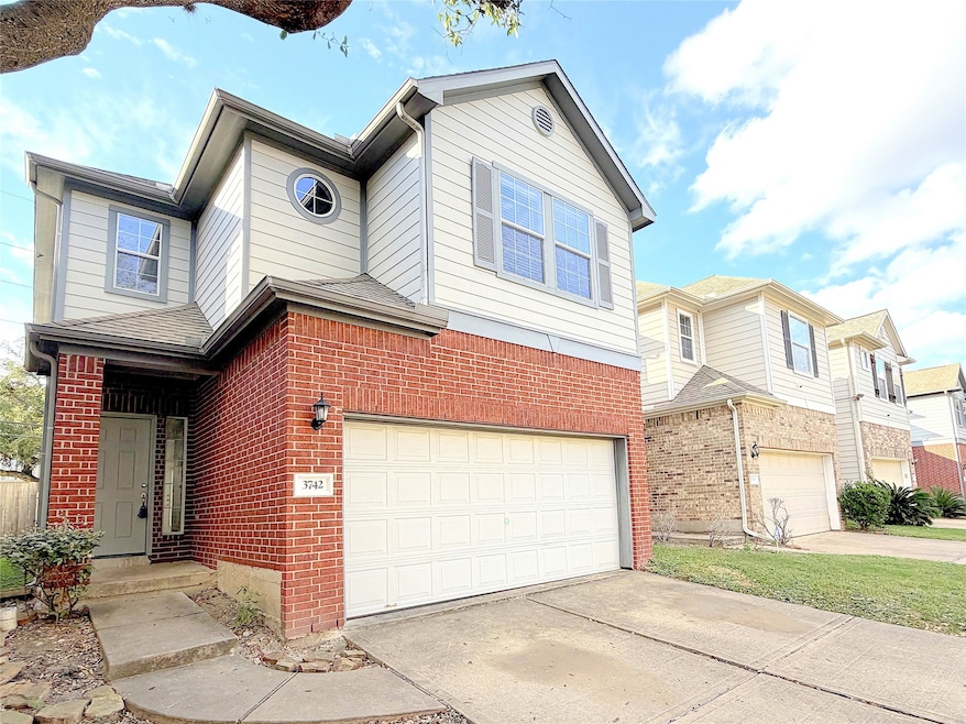 3742 W Ashford Villa Ln, Houston, TX 77082 - photo 1