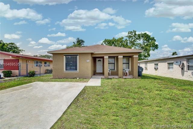 Beautiful home, spacious driveway