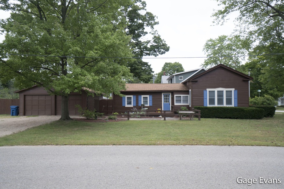 322 Academy, Allegan, MI 49010-2