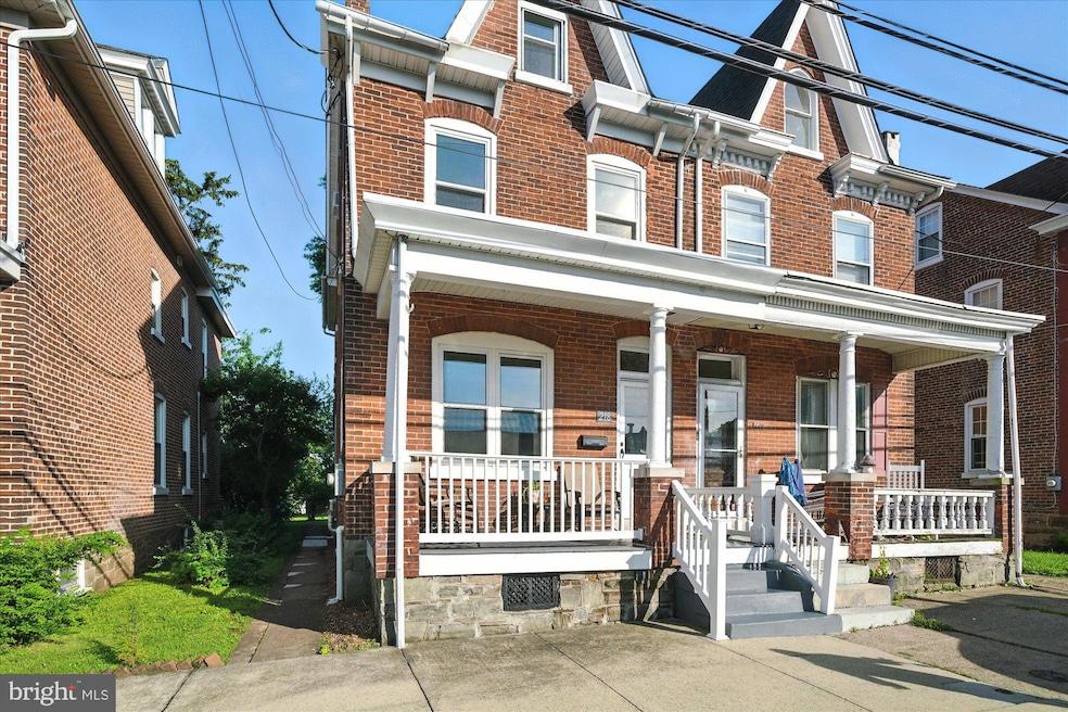 218 S Washington St, Boyertown, PA 19512 - photo 1
