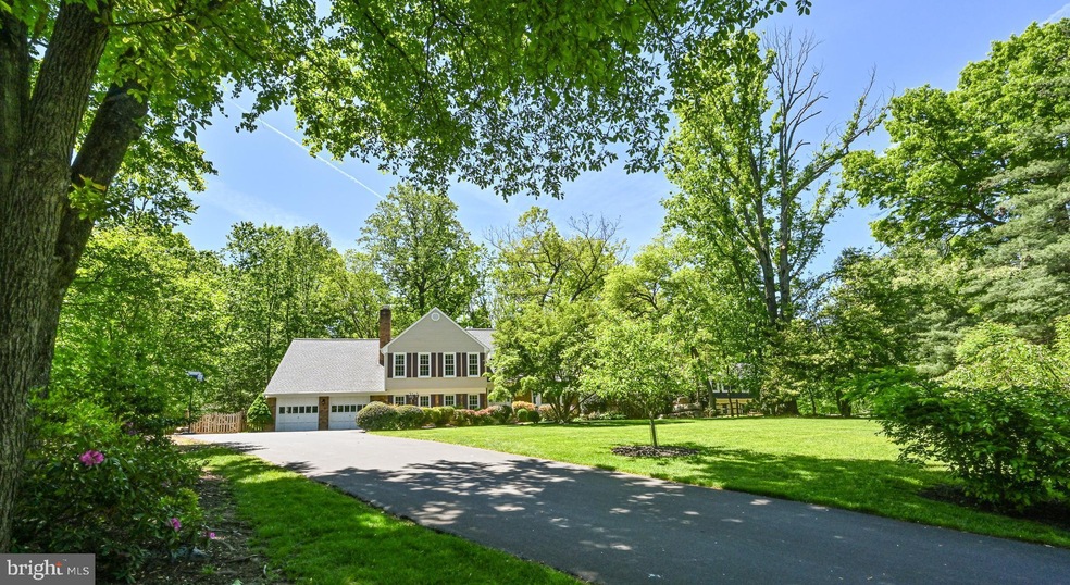 11153 Conestoga Ct, Oakton, VA 22124 - photo 1