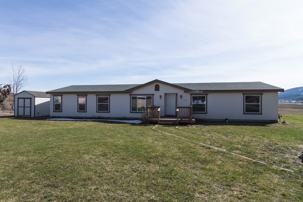 713 Victoria Ct, Chewelah, WA 99109 - photo 1