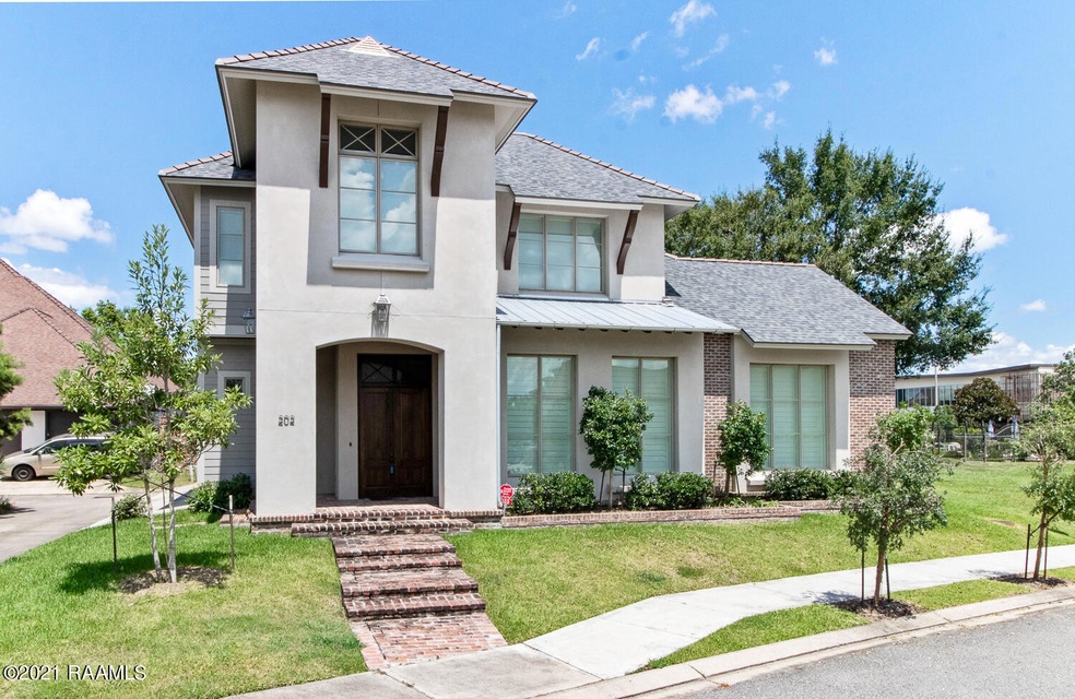 202 Biltmore Way-25