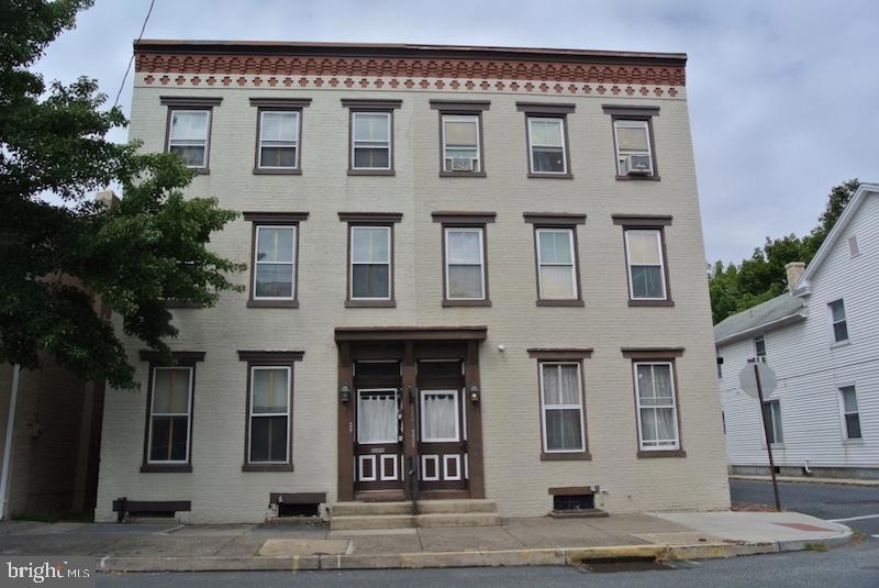 147 E Main St unit 3RD FLOOR, Mechanicsburg, PA 17055 - photo 1