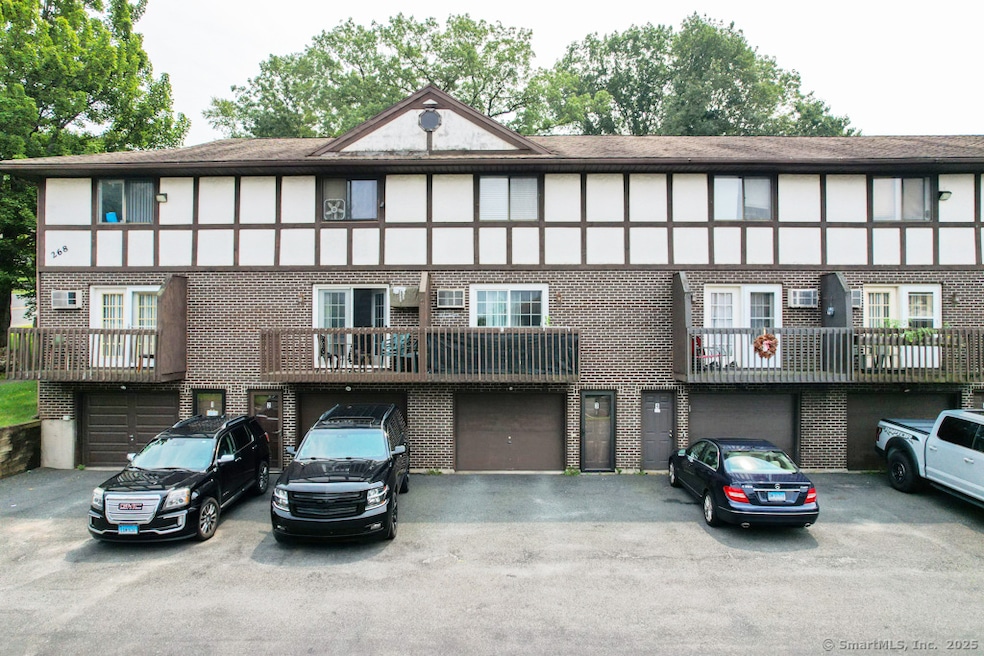268 Scott Rd unit 3, Waterbury, CT 06705 - photo 1