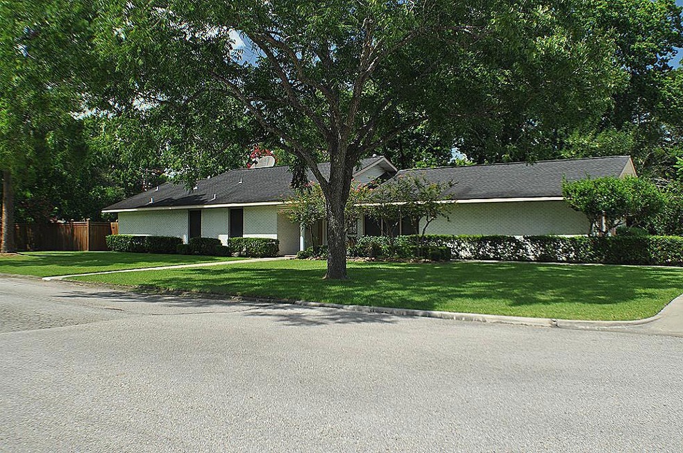 1715 Long Dr, Richmond, TX 77469 - photo 1