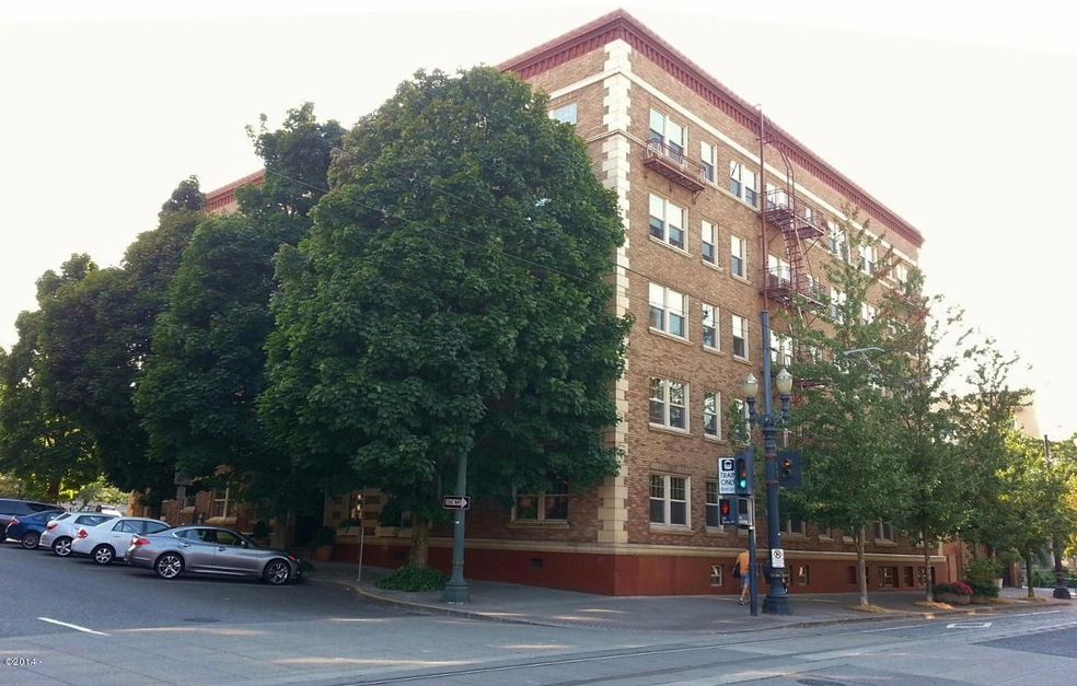 Hamilton Arms