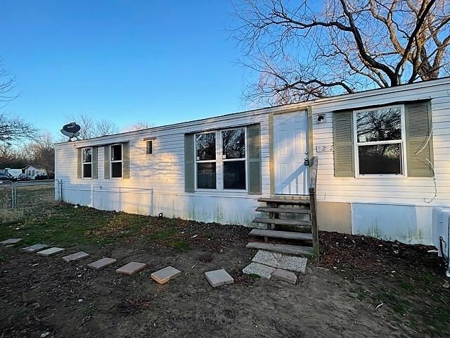 2202 Railroad Blvd, Denison, TX 75020 - photo 1