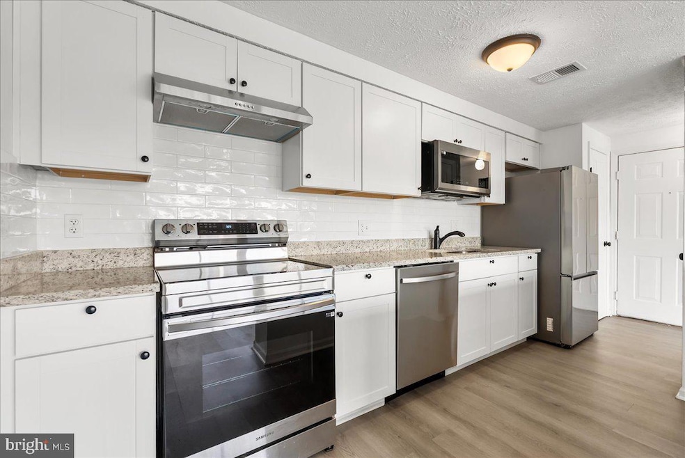 3371 Yost Ln unit 201, Dumfries, VA 22026 - photo 1