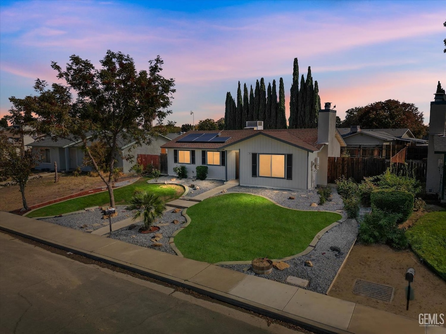 765 S Monterey Ave, Coalinga, CA 93210 - photo 1