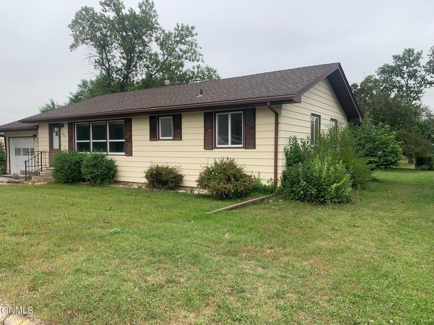 303 Kundert St, Turtle Lake, ND 58575 - photo 1