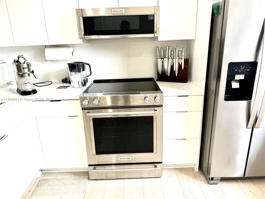 3553 Magellan Cir unit 3181, Miami, FL 33180 - photo 1