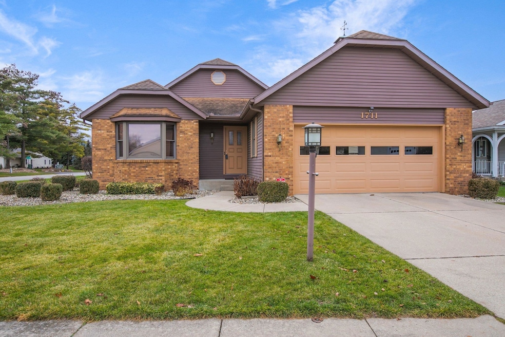 1711 Woodland Dr, Elkhart, IN 46514 MLS 202343829