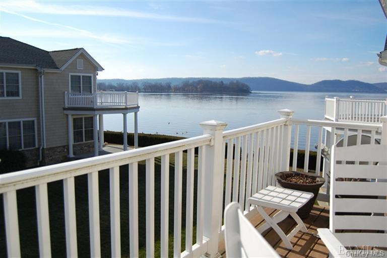 901 Half Moon Bay Dr, Croton On Hudson, NY 10520 - photo 1