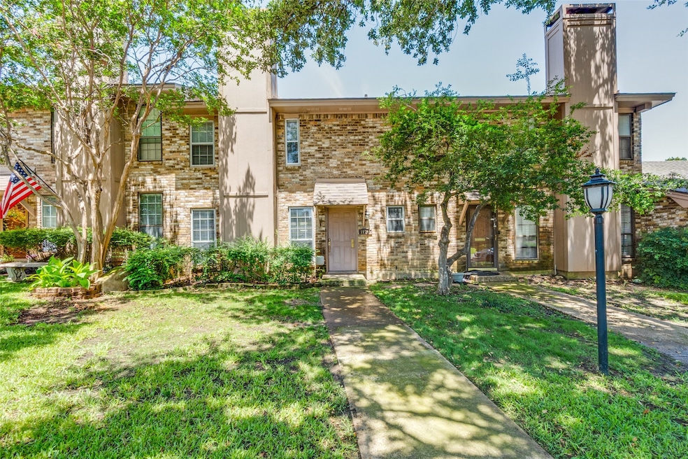 10745 Sandpiper Ln unit 13, Dallas, TX 75230 - photo 1