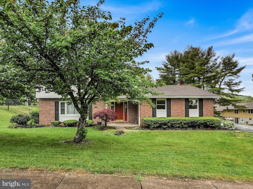 67 Hearthstone Dr, Reading, PA 19606 - photo 1