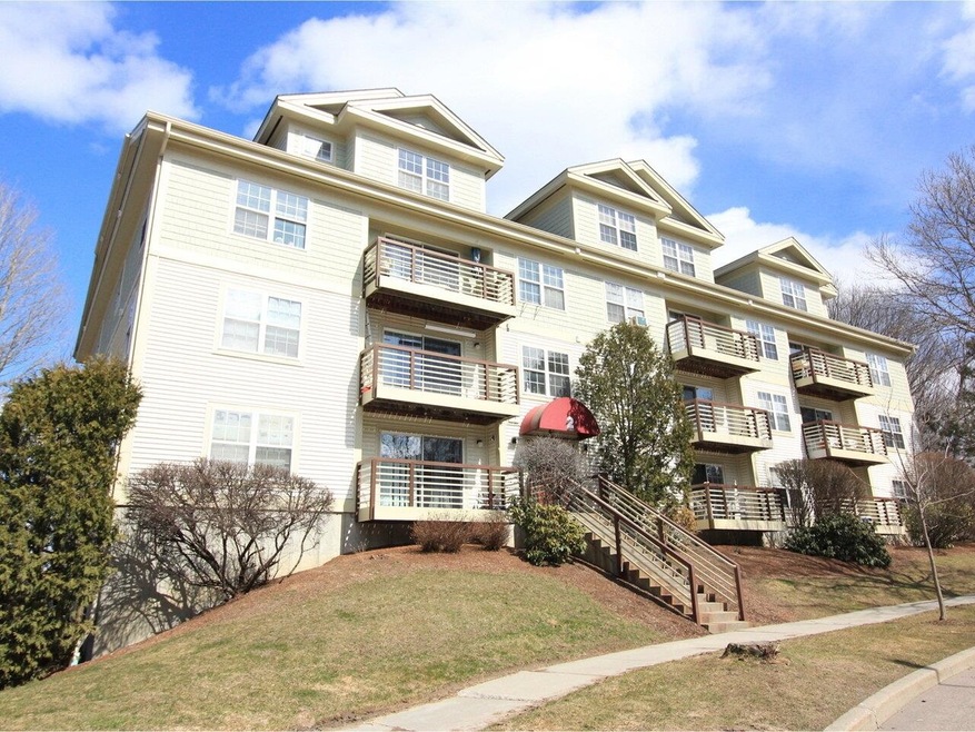 289 Hildred Dr, Burlington, VT 05401 - photo 1