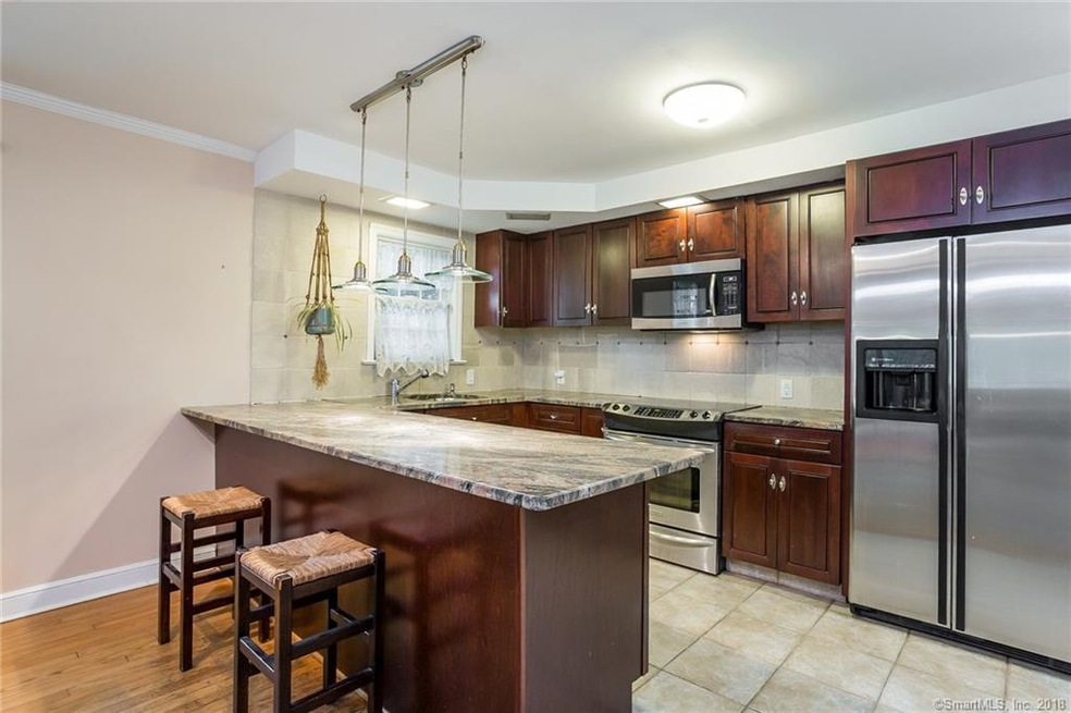 54 Rampart Rd, Norwalk, CT 06854 - photo 1