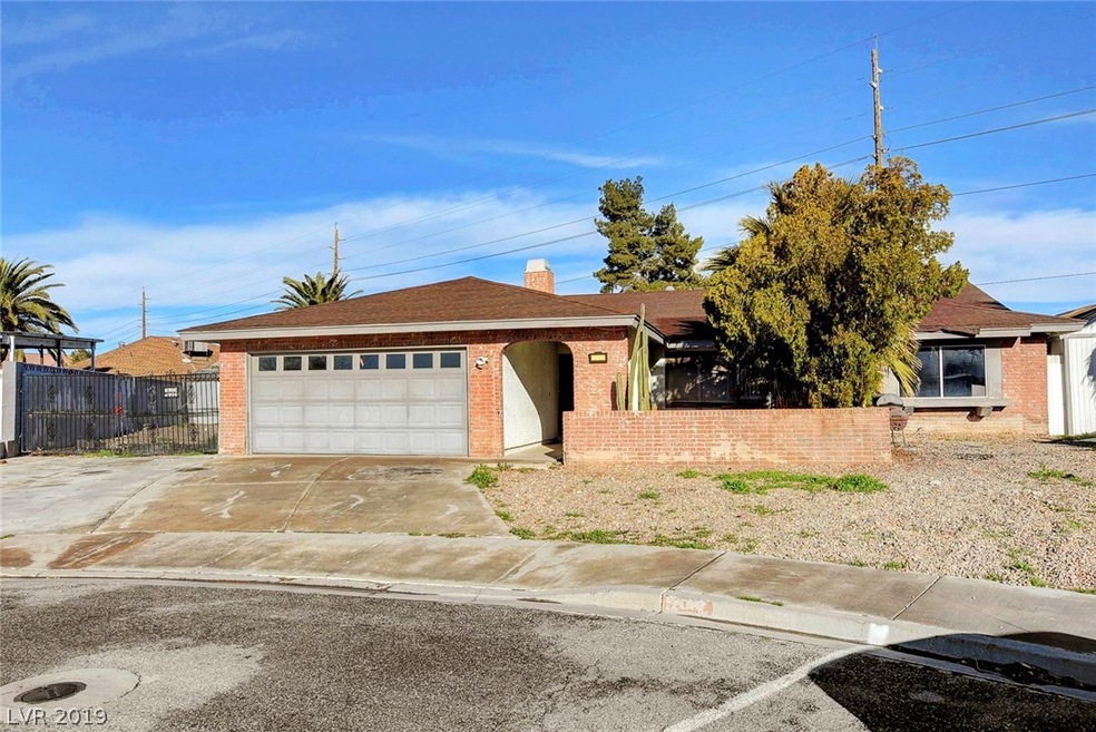 Exterior / RV Gate & Parking
