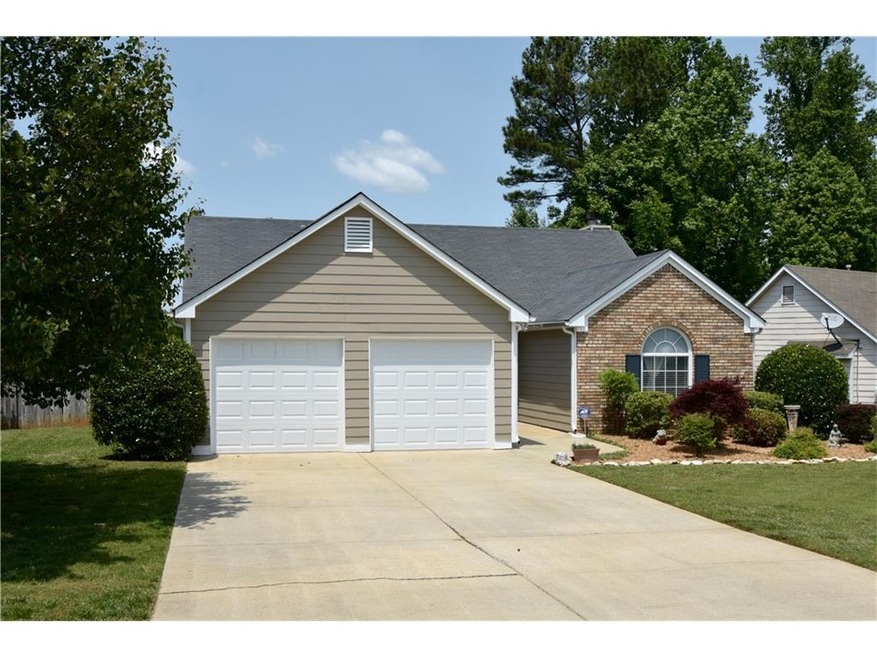 Traditional Ranch in Lake Park!