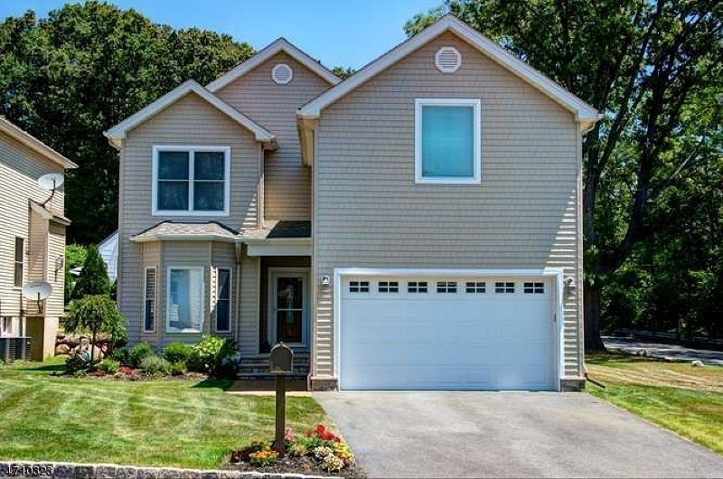 2 Cedar Ct, Totowa, NJ 07512 - photo 1