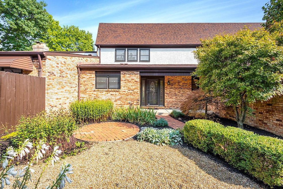 1686 Arlingate Drive South-2-SMALL