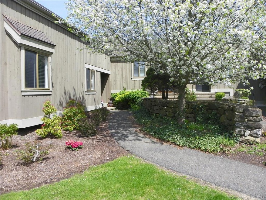 27 Heritage Cir unit A, Southbury, CT 06488 - photo 1