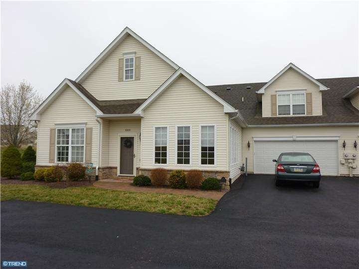 1009 Burgundy Cir, Pennsburg, PA 18073 - photo 1