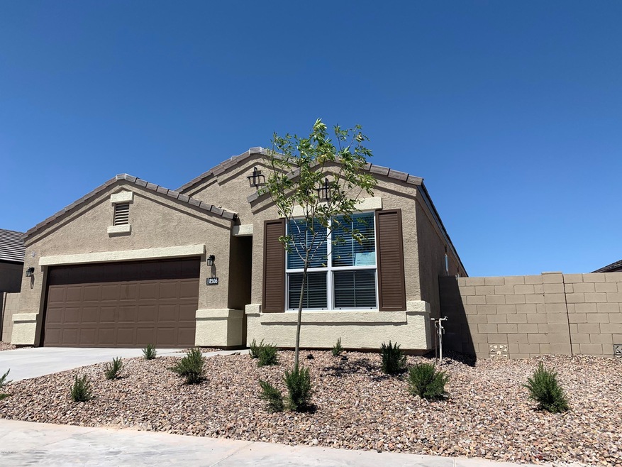Lot 25 - Front