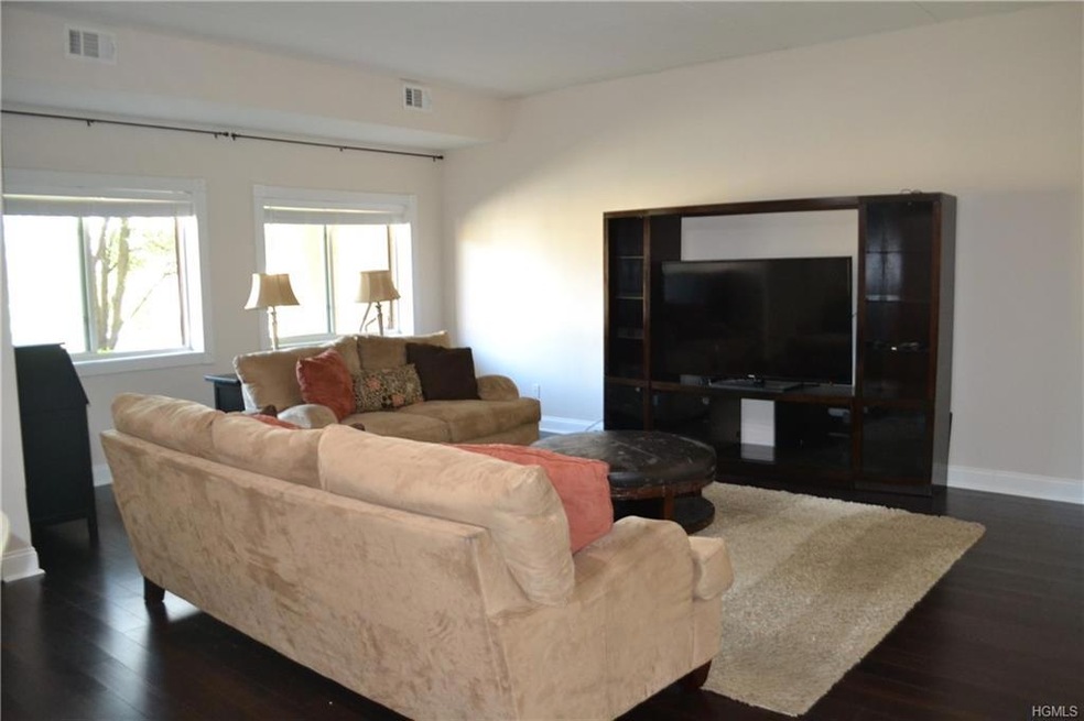 34 Omni Parc Dr unit E2, Nanuet, NY 10954 - photo 1