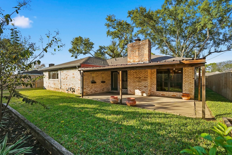 6231 Autumn Forest Dr, Houston, TX 77092 - photo 1