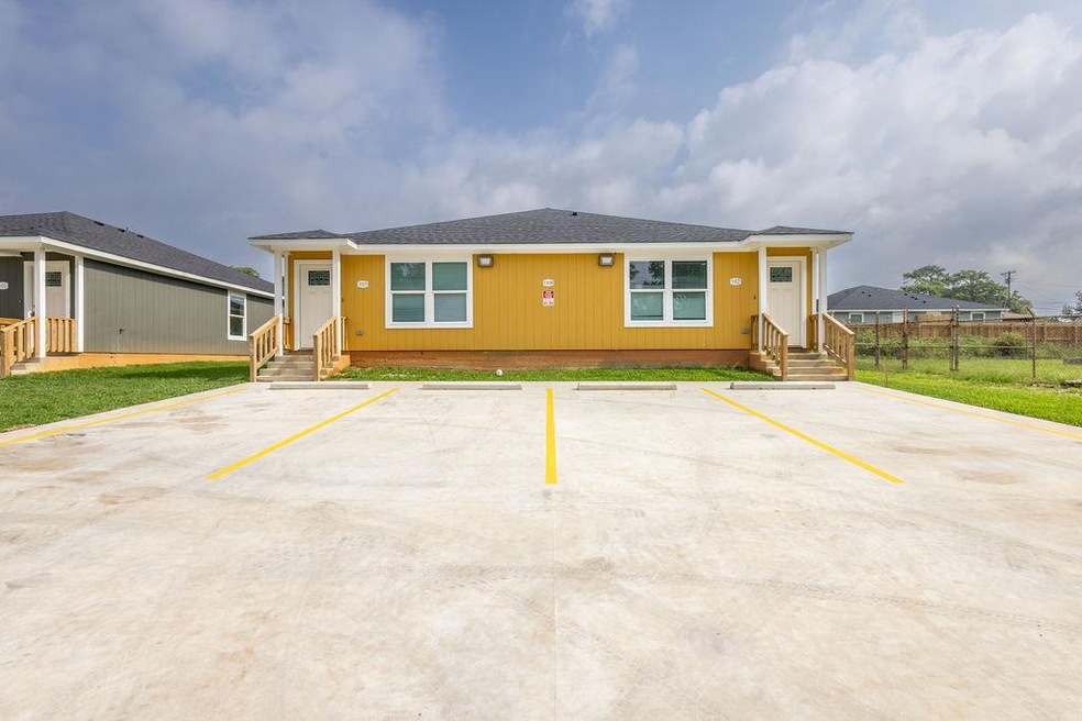 1308 Powers St, Nacogdoches, TX 75964 - photo 1