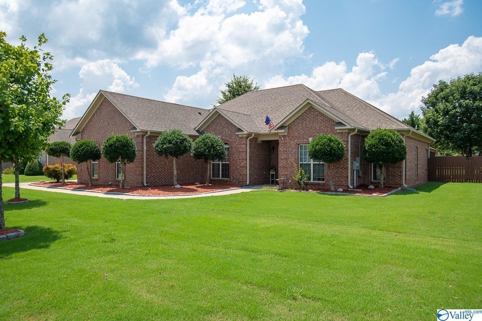 Nice home in Mt Carmel school district. This full 