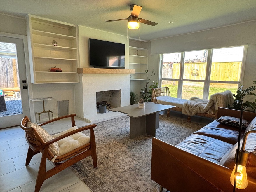 8538 Forum Dr, Houston, TX 77055 - photo 1