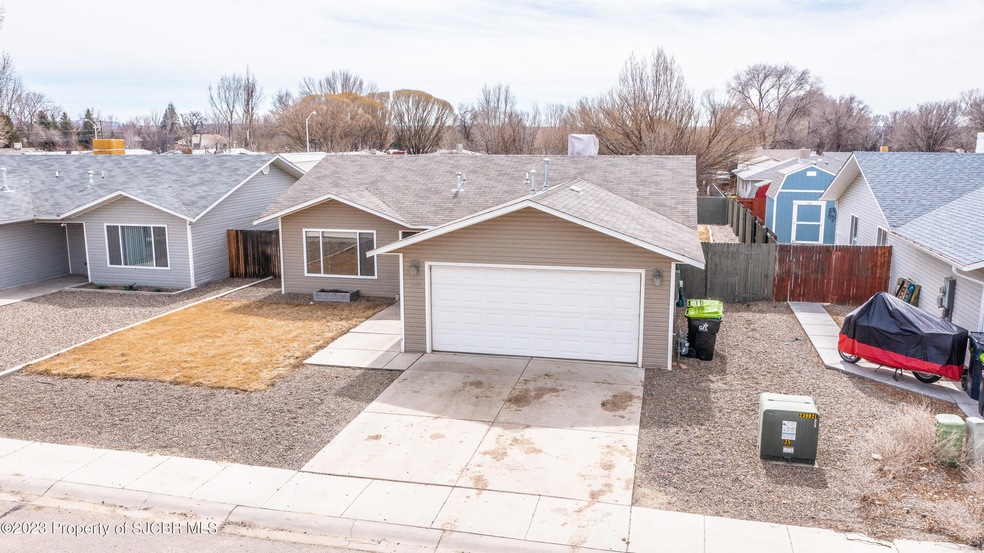 510 Ginger St, Bloomfield, NM 87413 - photo 1