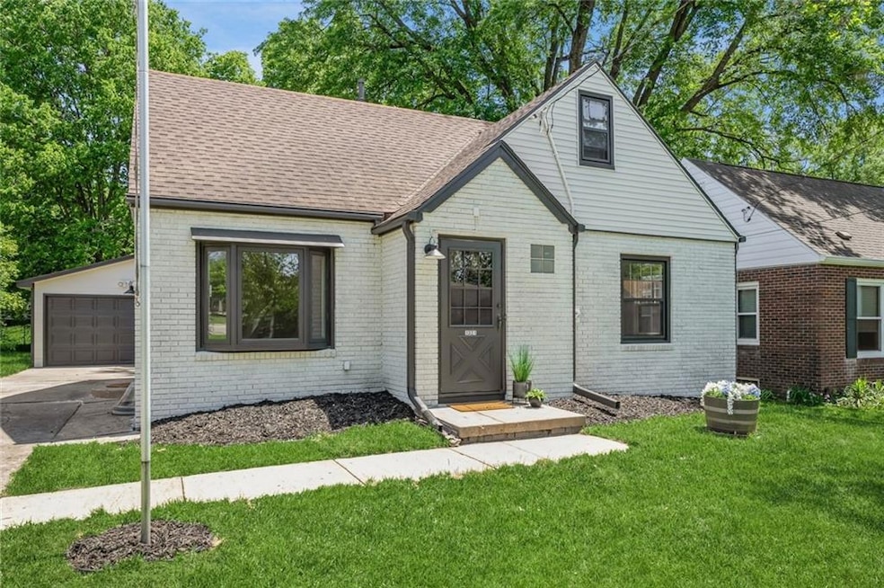 1321 57th Place, Des Moines, IA 50311 - photo 1