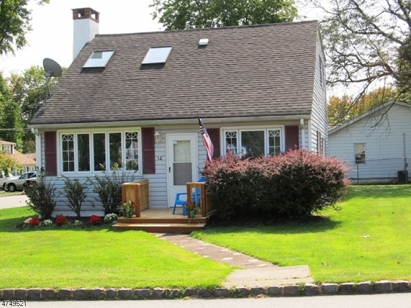 14 Minnehaha Blvd, Lake Hiawatha, NJ 07034 - photo 1