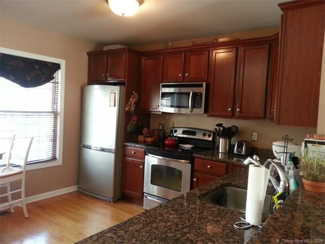 530 Center St unit B5, Wallingford, CT 06492 - photo 1