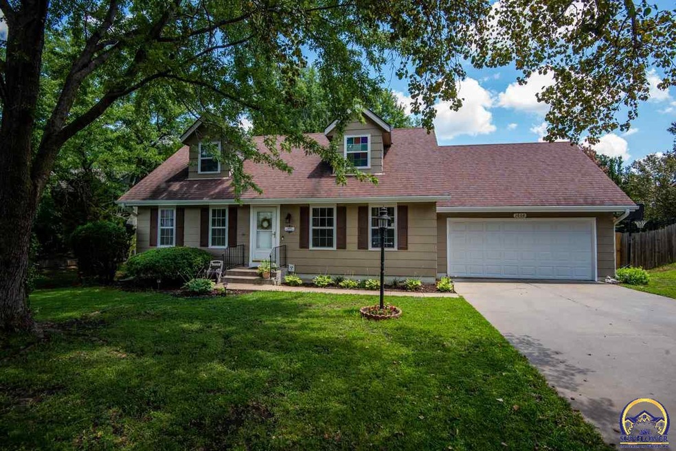 3808 SW Nottingham Rd, Topeka, KS 66610 - photo 1