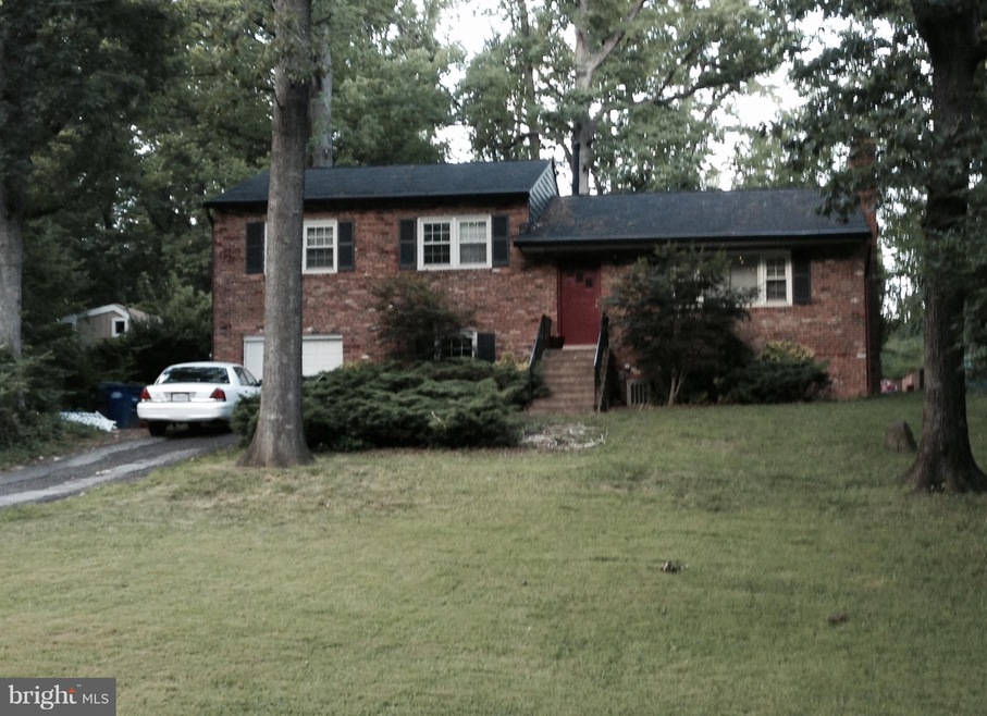 2333 Barbour Rd, Falls Church, VA 22043 - photo 1