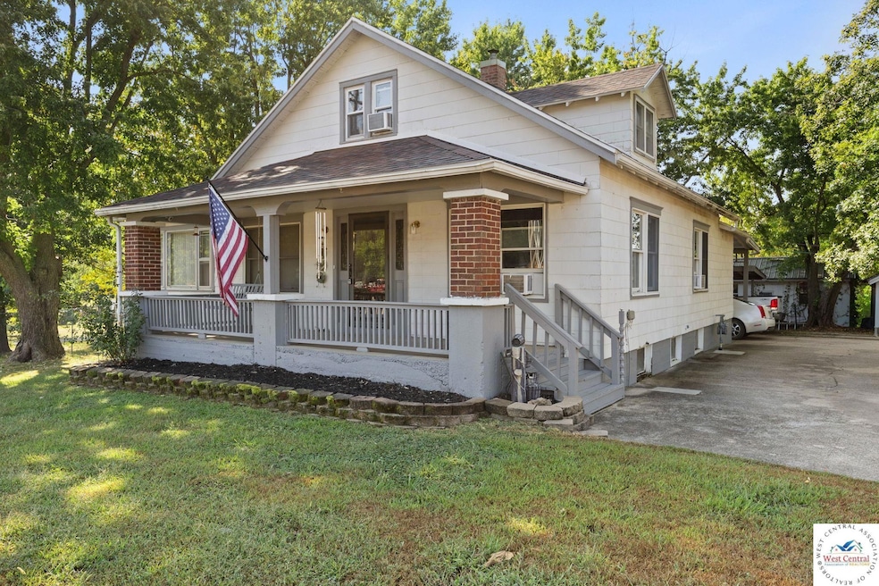 104 E 4th St, Stover, MO 65078 - photo 1